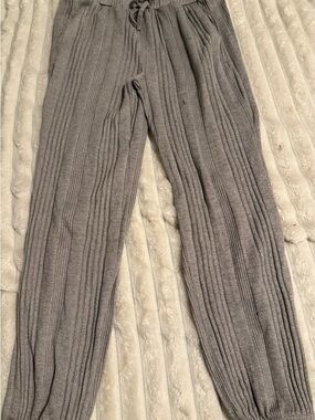 SHEIN Gray Ribbed Knit Jogger Sweatpants never worn